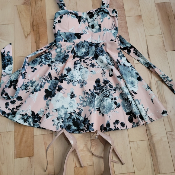 Floral dress - Picture 7 of 7